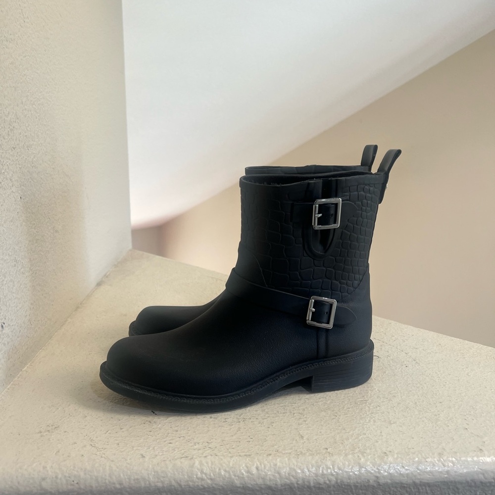 Sam‎ Edelman women sz 9 Keigan Boots Croc Embossed black rain boots S Waterproof